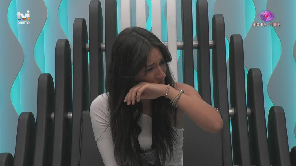 Emoção no Big Brother: Passado doloroso de Jéssica deixa concorrentes em lágrimas