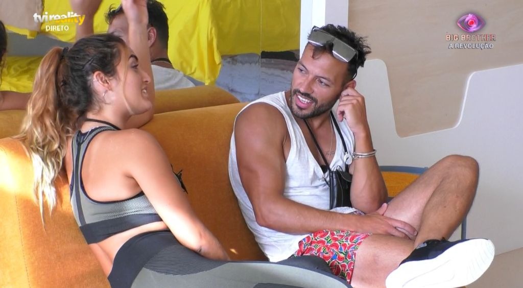 Big Brother: André Abrantes confronta Zena: &#8220;Tens sentimentos pelo sexo feminino?&#8221;