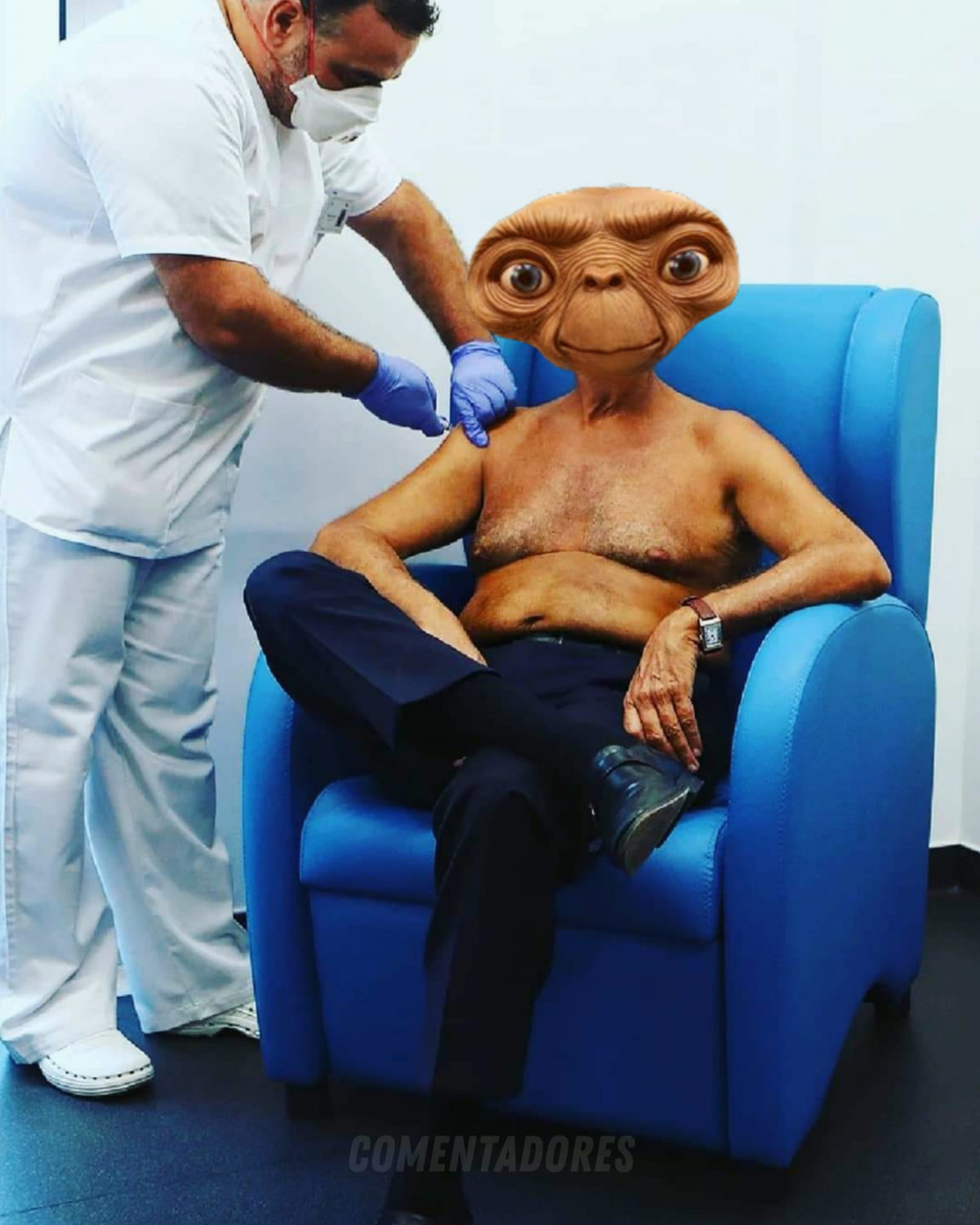 Presidente Marcelo toma vacina em tronco nu, e as redes sociais &#8220;não perdoam&#8221;