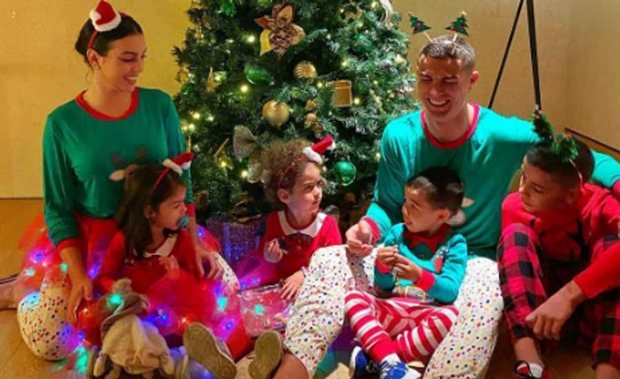 O simples (e divertido) retrato de natal em família de Cristiano Ronaldo