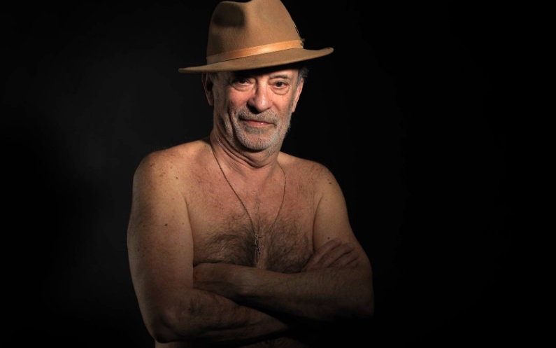 Aos 81 anos, Vitor Espadinha despe-se e oferece corpo à DGS: &#8220;Sou o exemplar humano ideal&#8221;