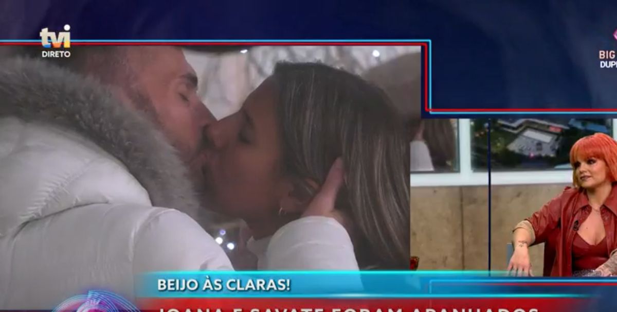 Big Brother: Joana e Bruno Savate trocam beijos apaixonados sem se esconderem