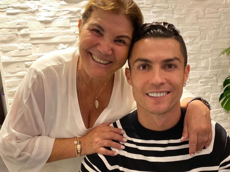 Dolores Aveiro surge com camisola de Cristiano Ronaldo e atira: &#8220;Do melhor do mundo&#8230;&#8221;