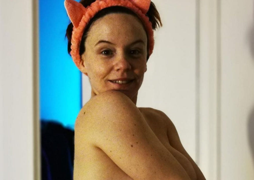 Sem roupa, Cecília Henriques mostra barriguinha: &#8220;Há dias em que aceito melhor o meu corpo&#8230;&#8221;