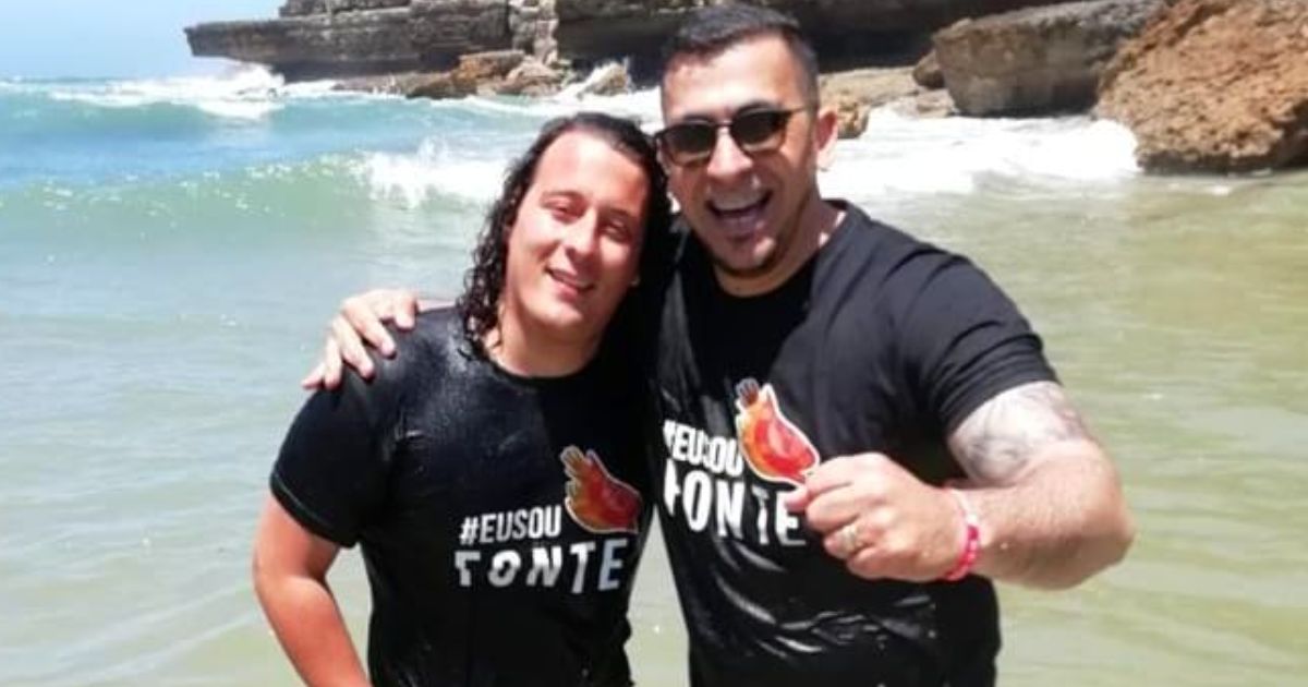 André Filipe do &#8220;Big Brother&#8221; foi batizado na praia: &#8220;Morri para o mundo&#8230;&#8221;