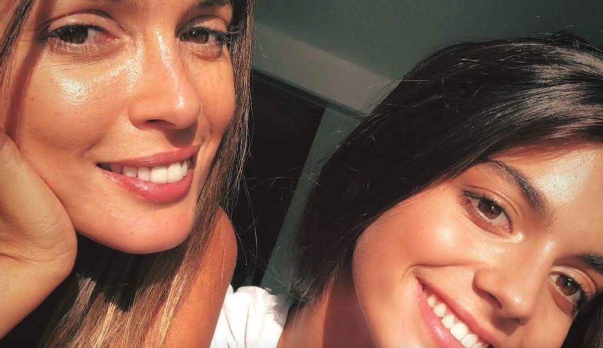 Maria Cerqueira Gomes posa ao lado da filha e rende os seguidores: &#8220;Brasas 😍&#8221;