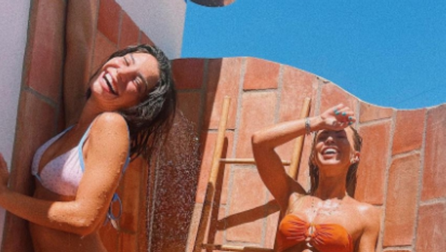 Um arraso! Carolina Carvalho e Laura Figueiredo mostram-se no duche e encantam fãs