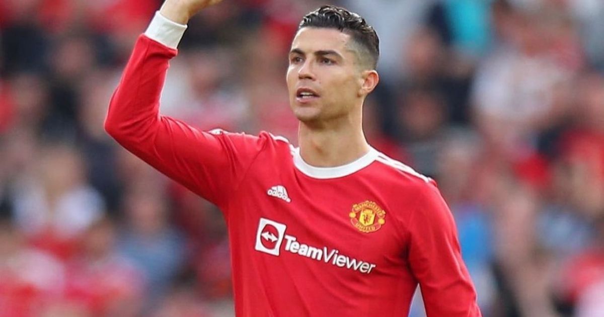 Cristiano Ronaldo regressa ao centro de treinos do Manchester United após falecimento do filho gémeo