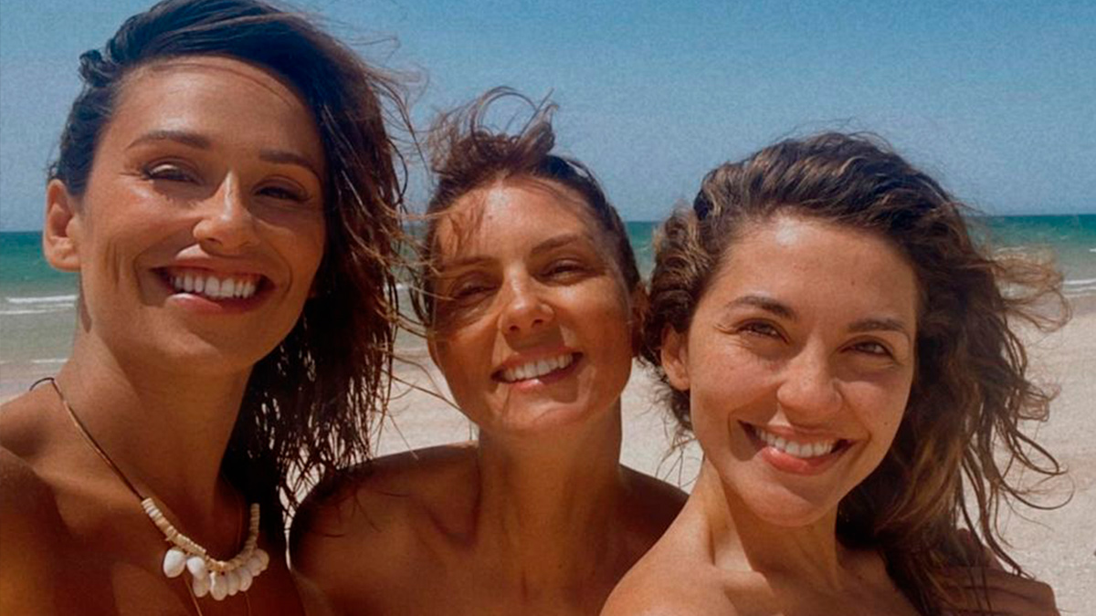 Rita Pereira vive dia ‘maravilhoso’ com Sara Barradas e Joana Seixas: ”Praia deserta, maminhas ao léu…”