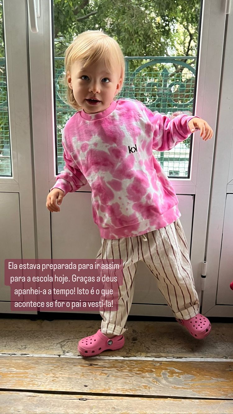 Inês Aires Pereira partilha look da filha escolhido pelo companheiro e brinca: “Isto é o que acontece se for o pai a vesti-la&#8230;”