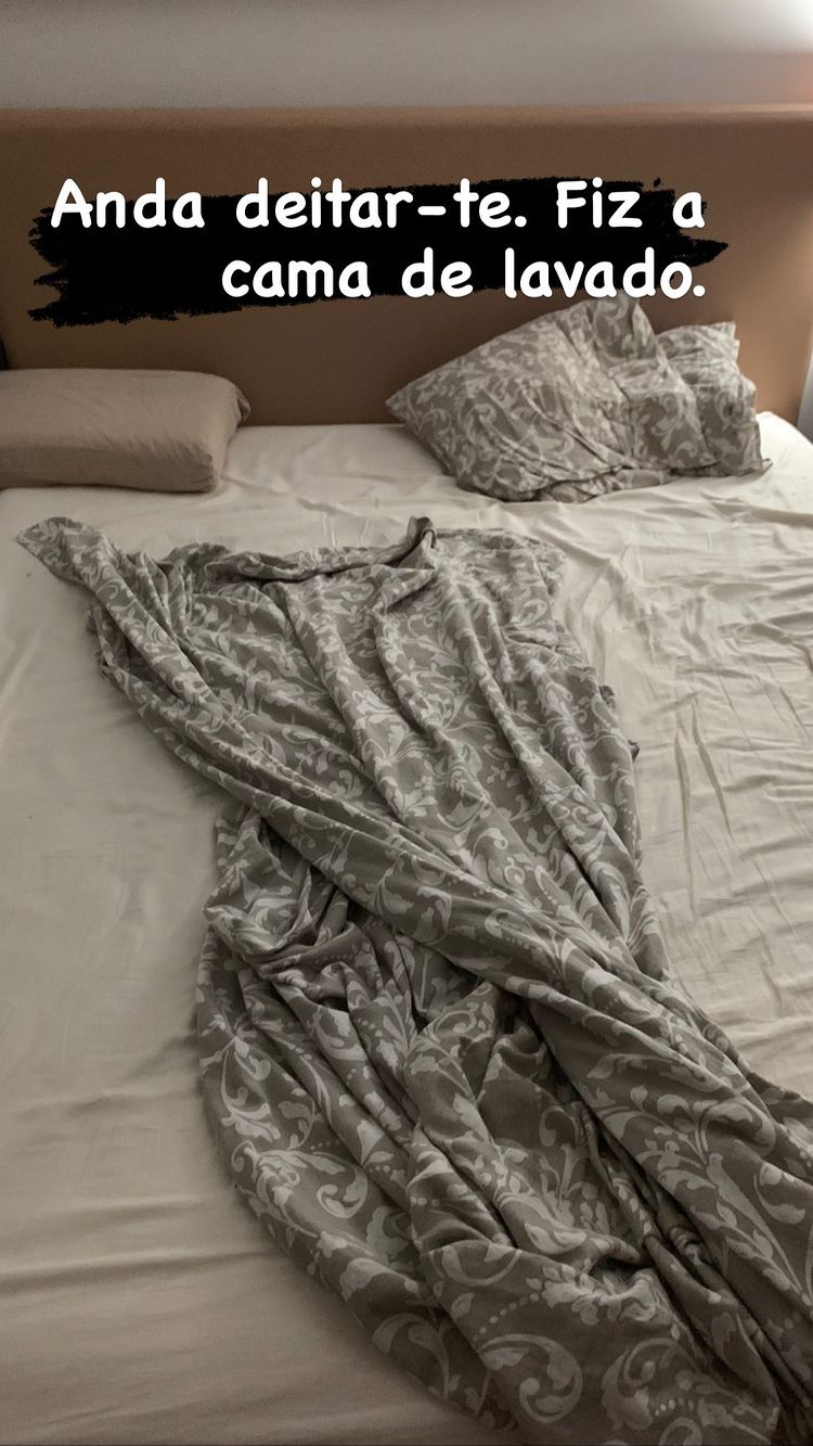 Aos 58 anos, José Carlos Malato publica foto da sua cama e deixa convite atrevido