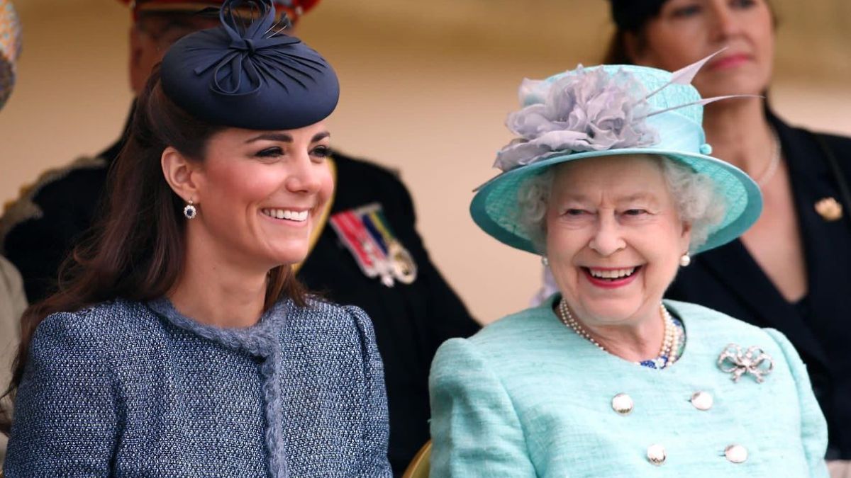 &#8220;Nunca se queixe, nunca se explique&#8221;. O lema que Kate Middleton aprendeu com a rainha Isabel II