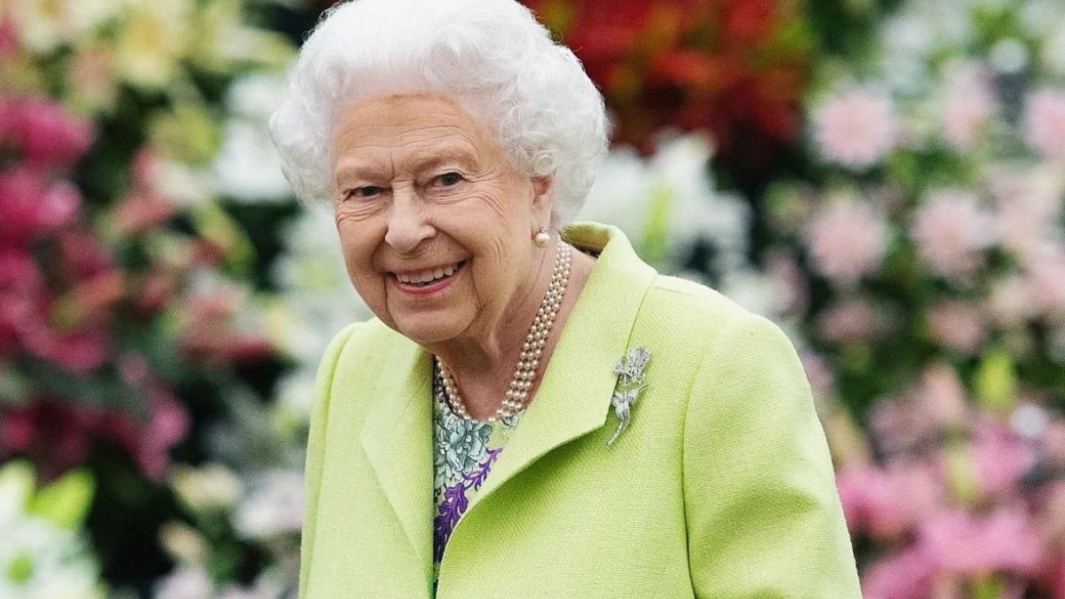 Rainha Isabel II falha evento tradicional das férias de verão pela primeira vez em décadas