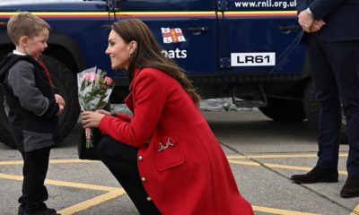 Elegante e simbólico: Look outonal de Kate Middleton escondia subtil tributo à princesa Diana