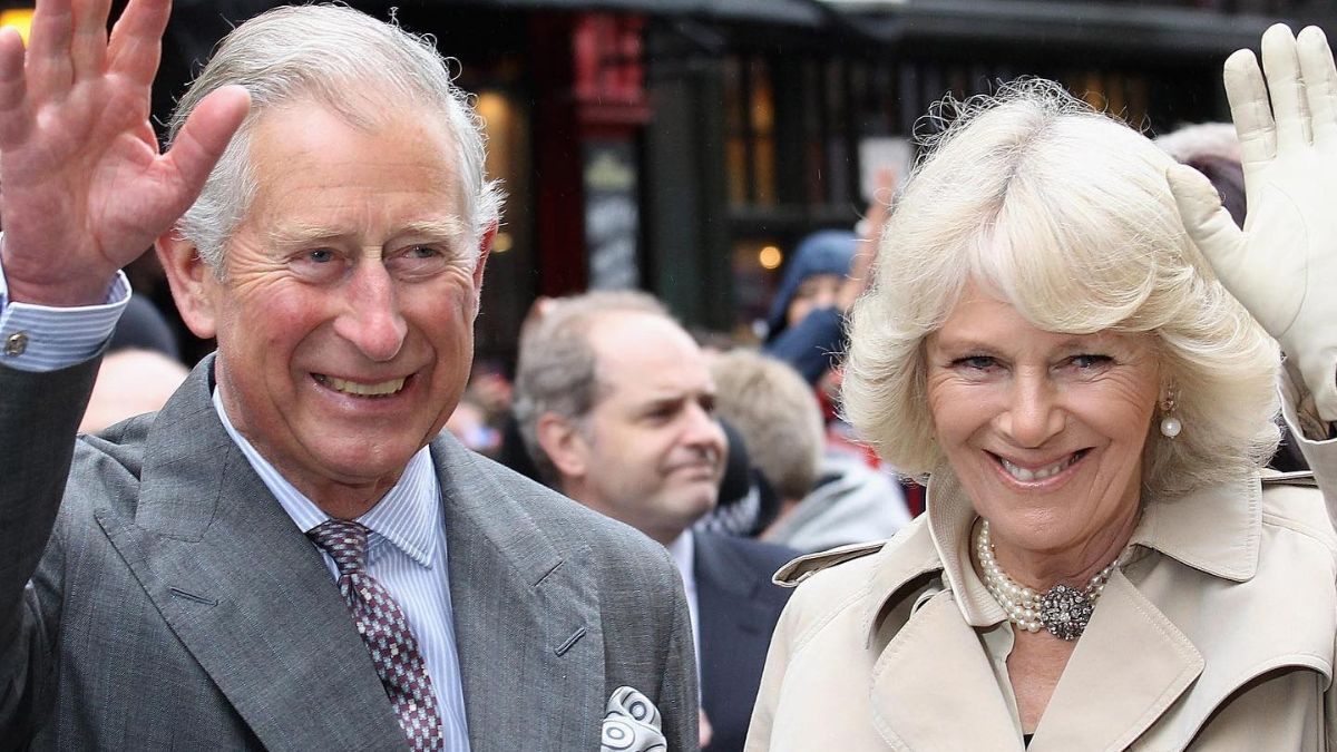 Reis Carlos III e Camilla &#8216;herdam&#8217; conta de Instagram que pertencia à rainha Isabel II