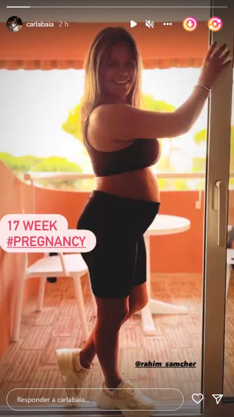 Wow! Aos 50 anos, Carla Baía surge com &#8216;barrigão&#8217; em &#8216;apenas&#8217; 17 semanas de gravidez