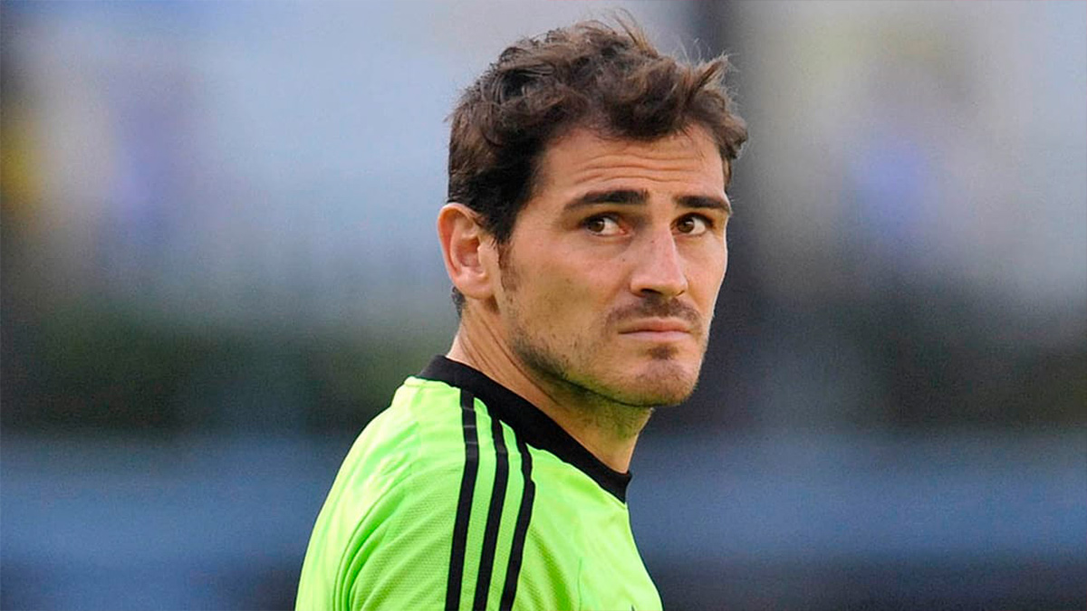 Iker Casillas assume homossexualidade e gera &#8216;alvoroço&#8217; nas redes sociais: &#8220;Sou gay&#8230;&#8221;