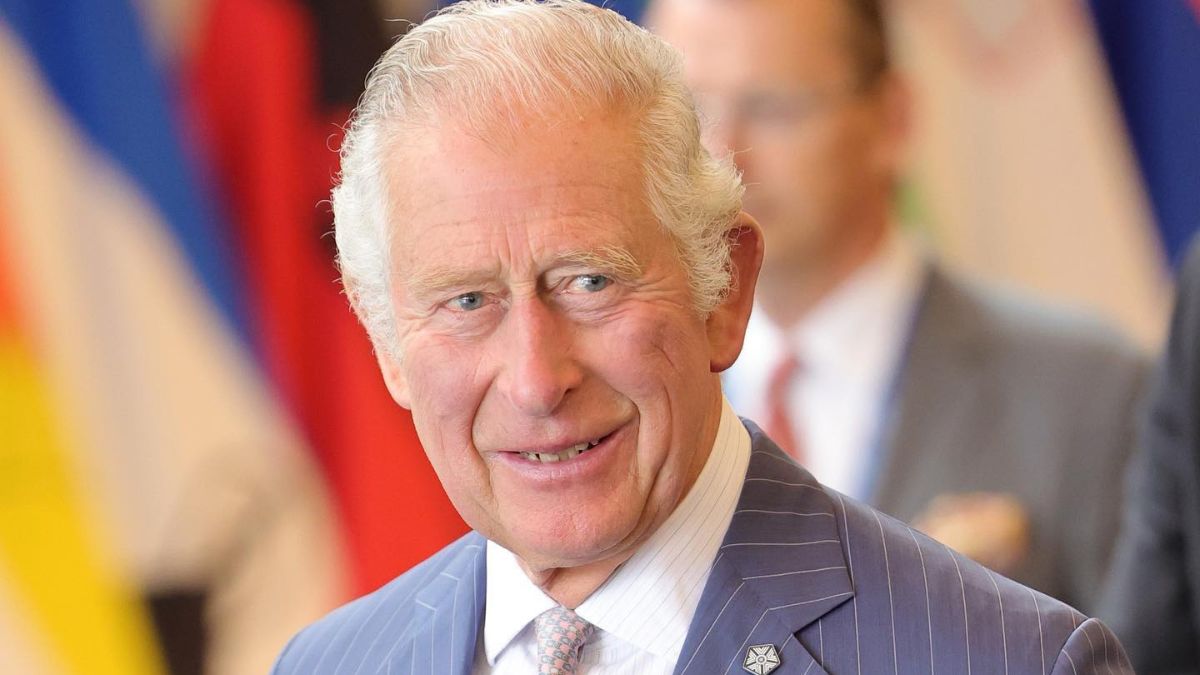 Rei Carlos III decide banir alimento de todas as casas da família real