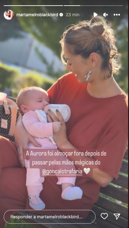 Marta Melro mostra passeio com a filha bebé e brinca: &#8220;A Aurora foi almoçar fora&#8230;&#8221;