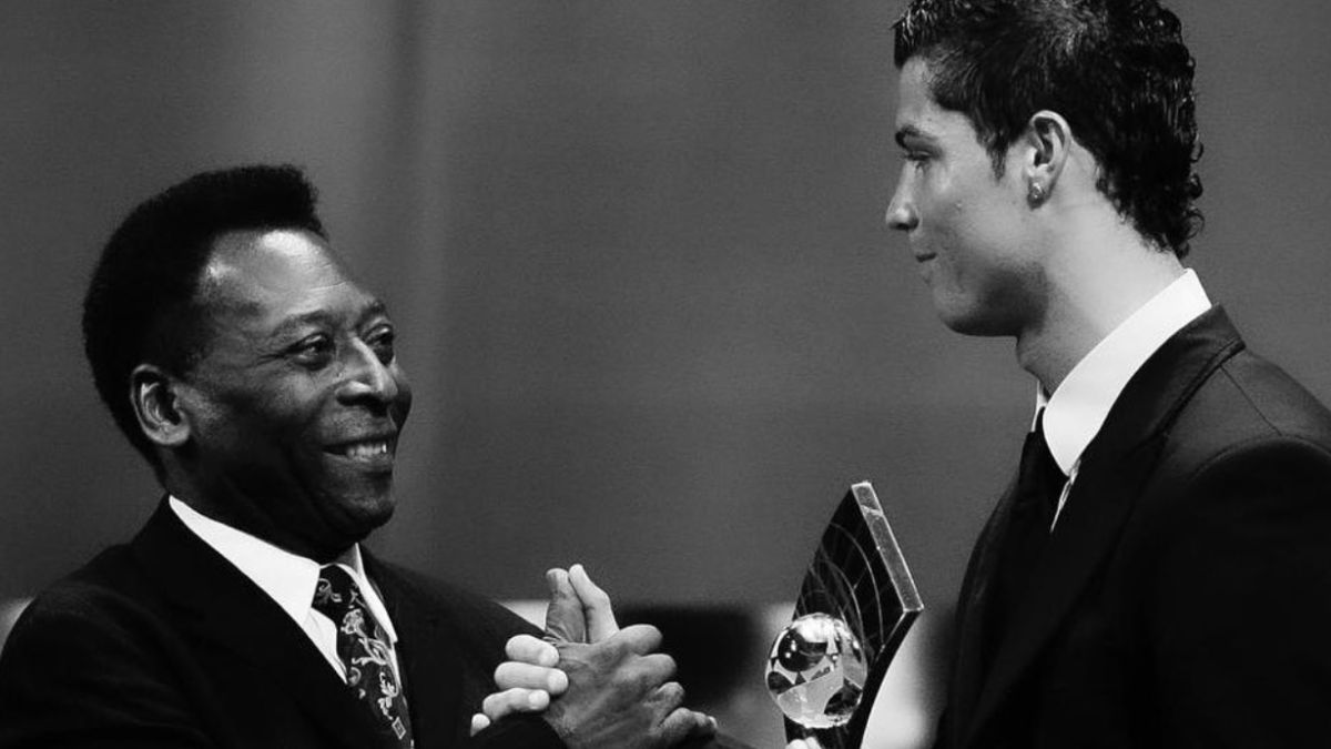 Cristiano Ronaldo faz (bonita) homenagem ao &#8220;Rei&#8221; Pelé: &#8220;Uma referência do ontem, de hoje, de sempre&#8230;&#8221;