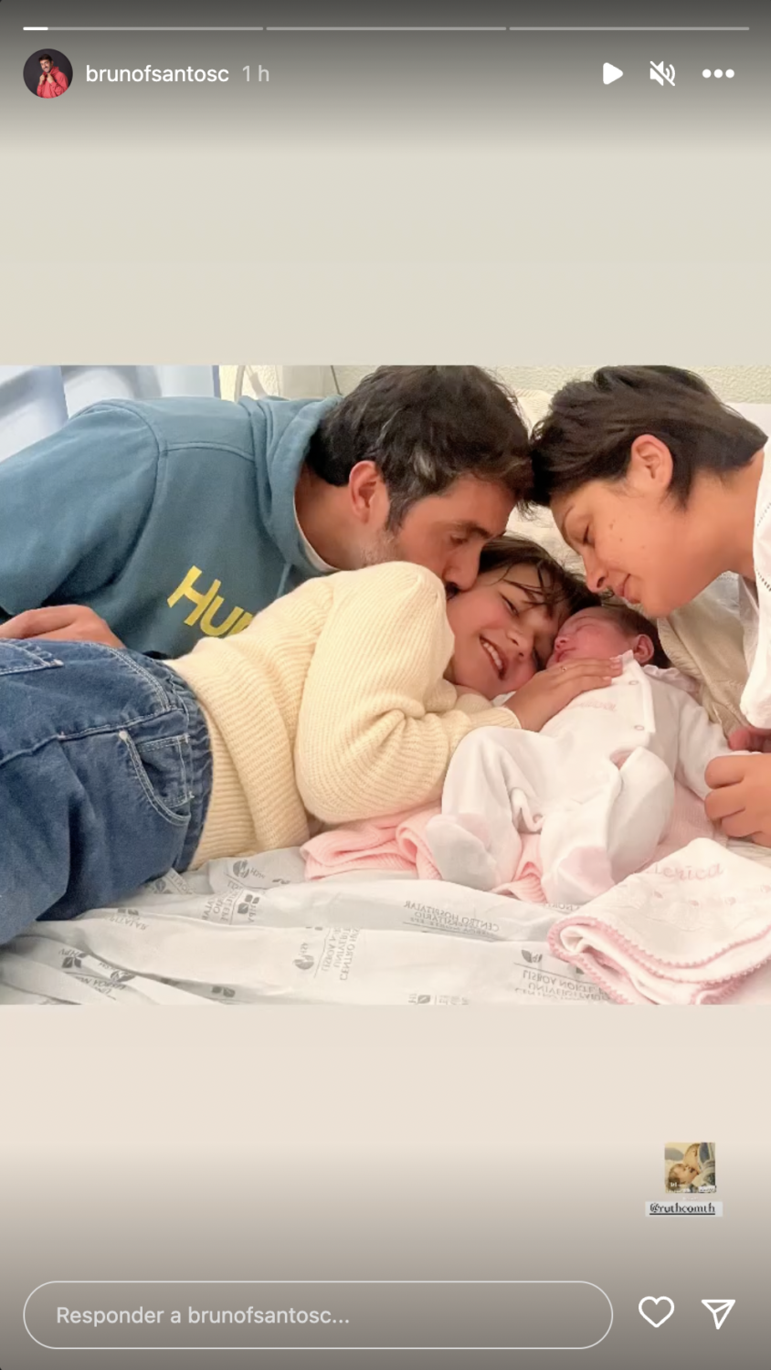 Bruno Santos, do &#8216;Casados&#8217;, revela (bonita) foto de família após nascimento da filha