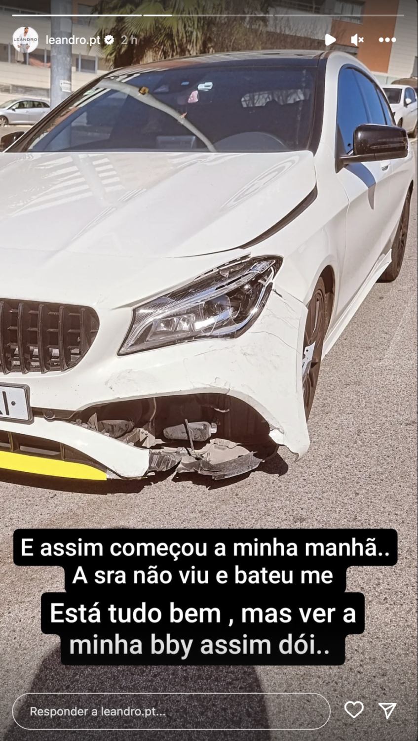 Leandro mostra &#8216;danos&#8217; no seu carro após acidente: &#8220;A senhora não viu e bateu-me&#8230;&#8221;