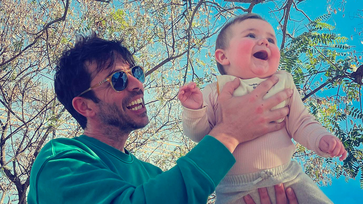 Pai babado! Paulo Vintém revela nova foto com a pequena Aurora: &#8220;Melhores amigos para sempre&#8230;&#8221;
