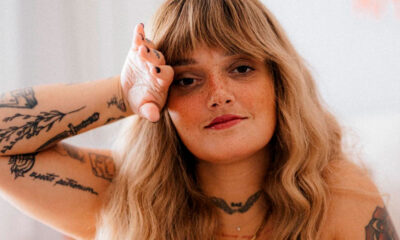 Carolina Deslandes revela (nova) tatuagem e &#8220;encanta&#8221;: &#8220;Com um poema meu&#8230;&#8221;