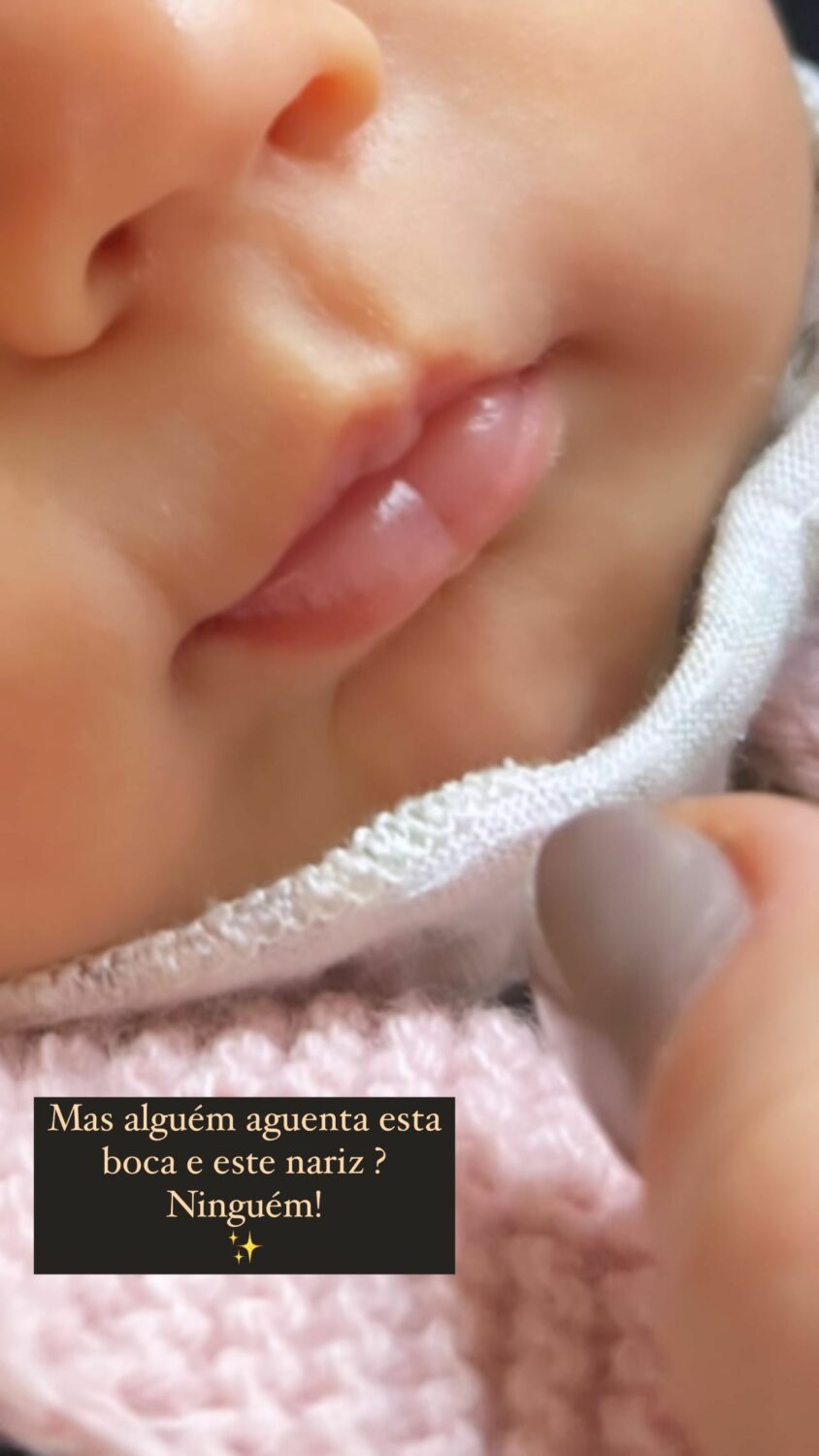 Carolina Pinto revela foto (amorosa) da filha bebé: &#8220;Mas alguém aguenta esta boca e este nariz?&#8221;