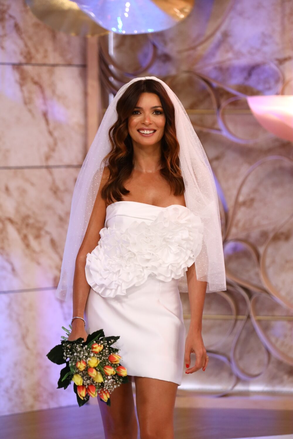 Maria Cerqueira Gomes arrasa com &#8216;vestido de noiva&#8217; que custa 198 euros
