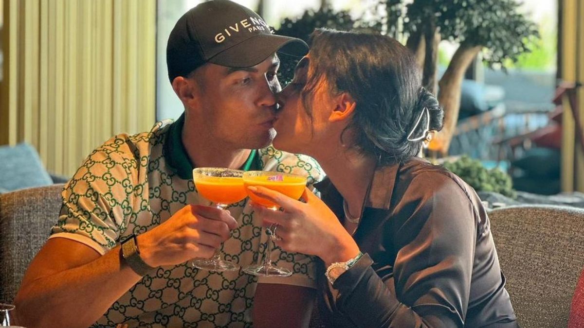 Separados? Cristiano Ronaldo &#8220;cala rumores&#8221; com beijo a Georgina Rodríguez: &#8220;Um brinde ao amor&#8230;&#8221;