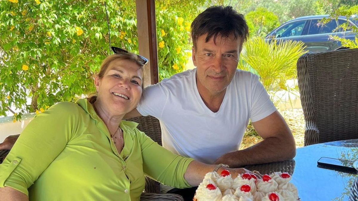 Dolores Aveiro e Tony Carreira posam juntos durante férias no Algarve: &#8220;São servidos?&#8221;