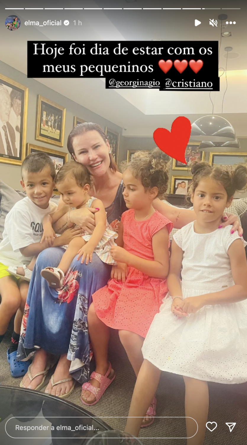 Tia babada! Elma Aveiro revela (bonita) foto com os sobrinhos mais novos: &#8220;Os meus pequeninos&#8230;&#8221;