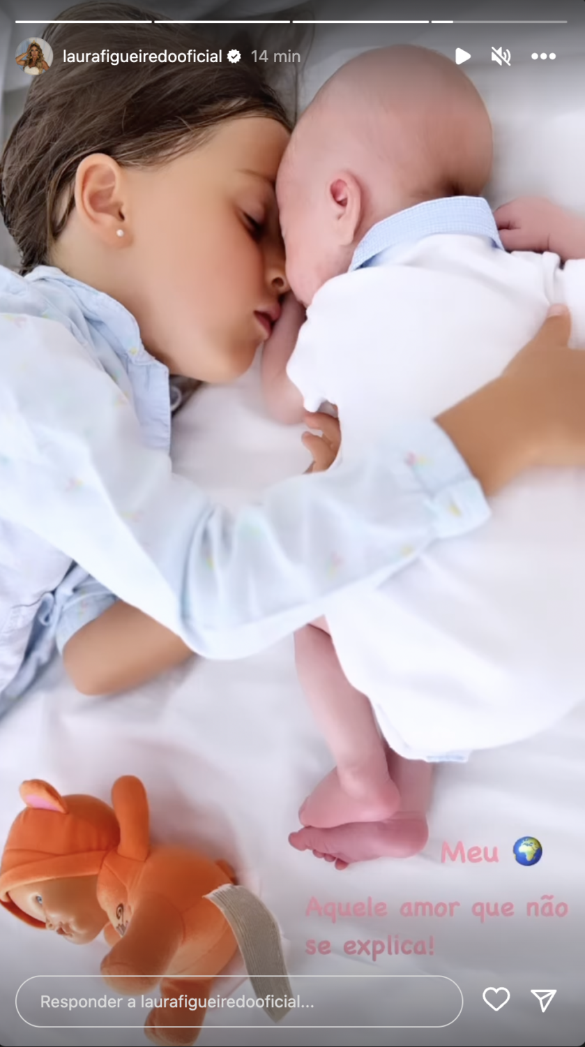 Laura Figueiredo &#8216;apanha&#8217; a filha a dormir abraçada ao irmão bebé: &#8220;Meu mundo&#8221;
