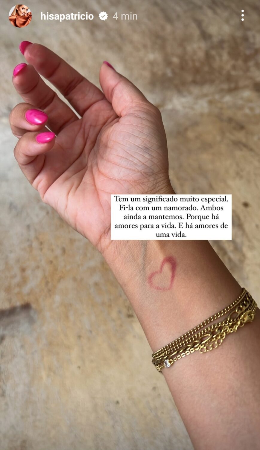 Após &#8220;brincadeira&#8221;, Helena Isabel mostra tatuagem em &#8220;sítio íntimo&#8221; e explica: &#8220;Fi-la com um namorado&#8230;&#8221;