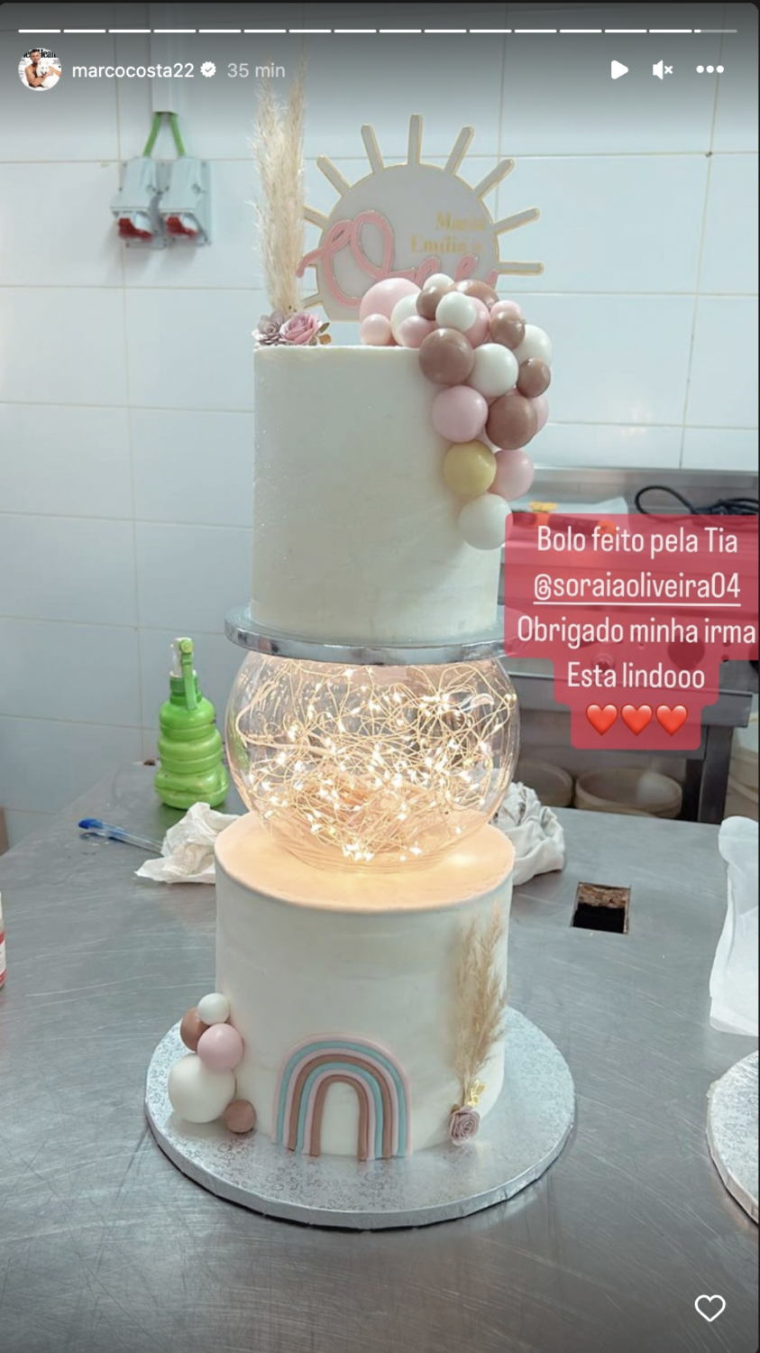 Que amor! Marco Costa mostra &#8216;festejos&#8217; e bolo do aniversário da bebé Maria Emília: &#8220;Está lindo&#8221;