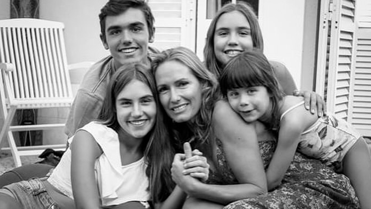 Fernanda Serrano revela (belo) retrato em família: &#8220;O melhor de mim serão sempre vocês&#8230;&#8221;