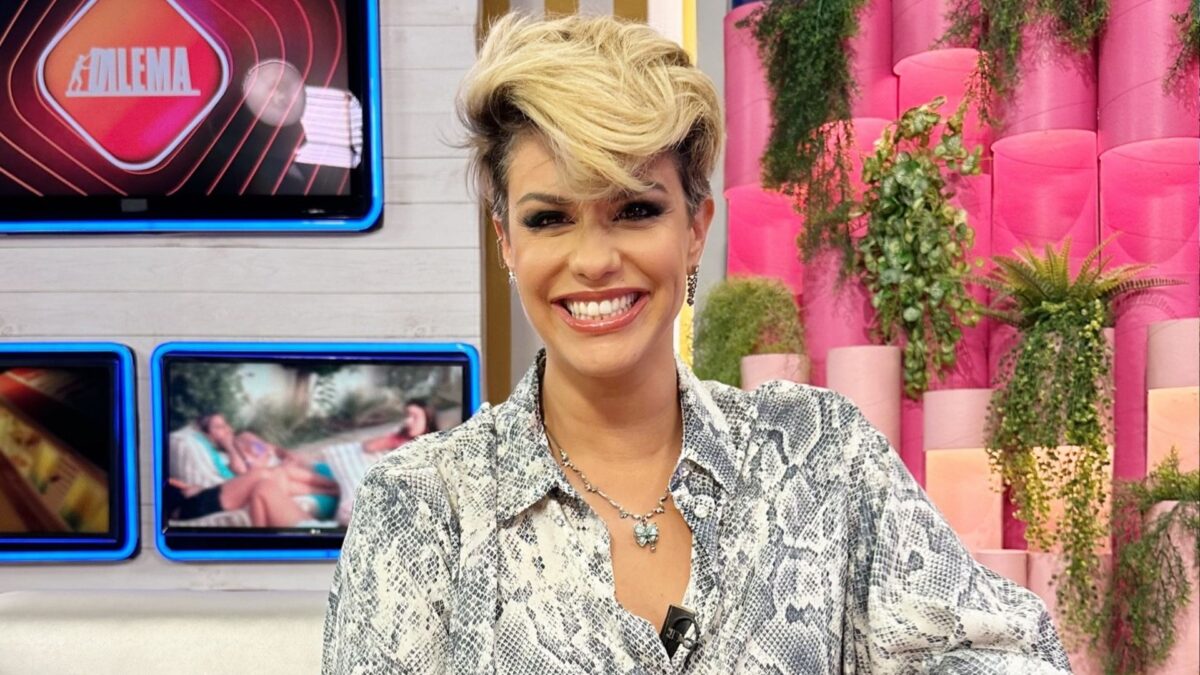 Ana Barbosa &#8220;regressa&#8221; à TVI como &#8220;comentadora&#8221;: &#8220;Ficas super bem aí&#8230;&#8221;